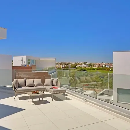 Villa Sunrise Seaview - Camelia *